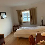 Havly Rost - Hotell Og Fiskarheim Отель