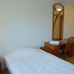 Havly Rost - Hotell Og Fiskarheim * Рёст